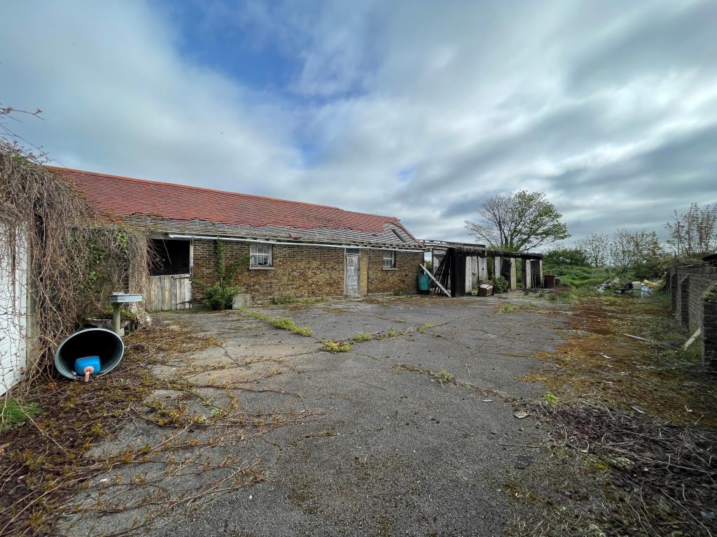 Lot: 78 - PLANNING FOR THREE DETACHED BUNGALOWS WITH COUNTRYSIDE VIEWS - Former cow shed to be demolished